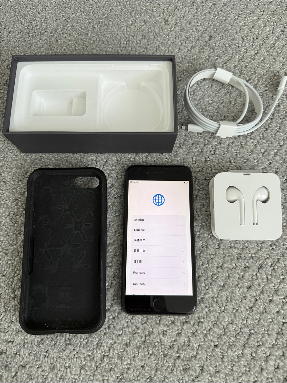Apple iPhone 8 -256GB Grey with White Lightning Cable and EarPods